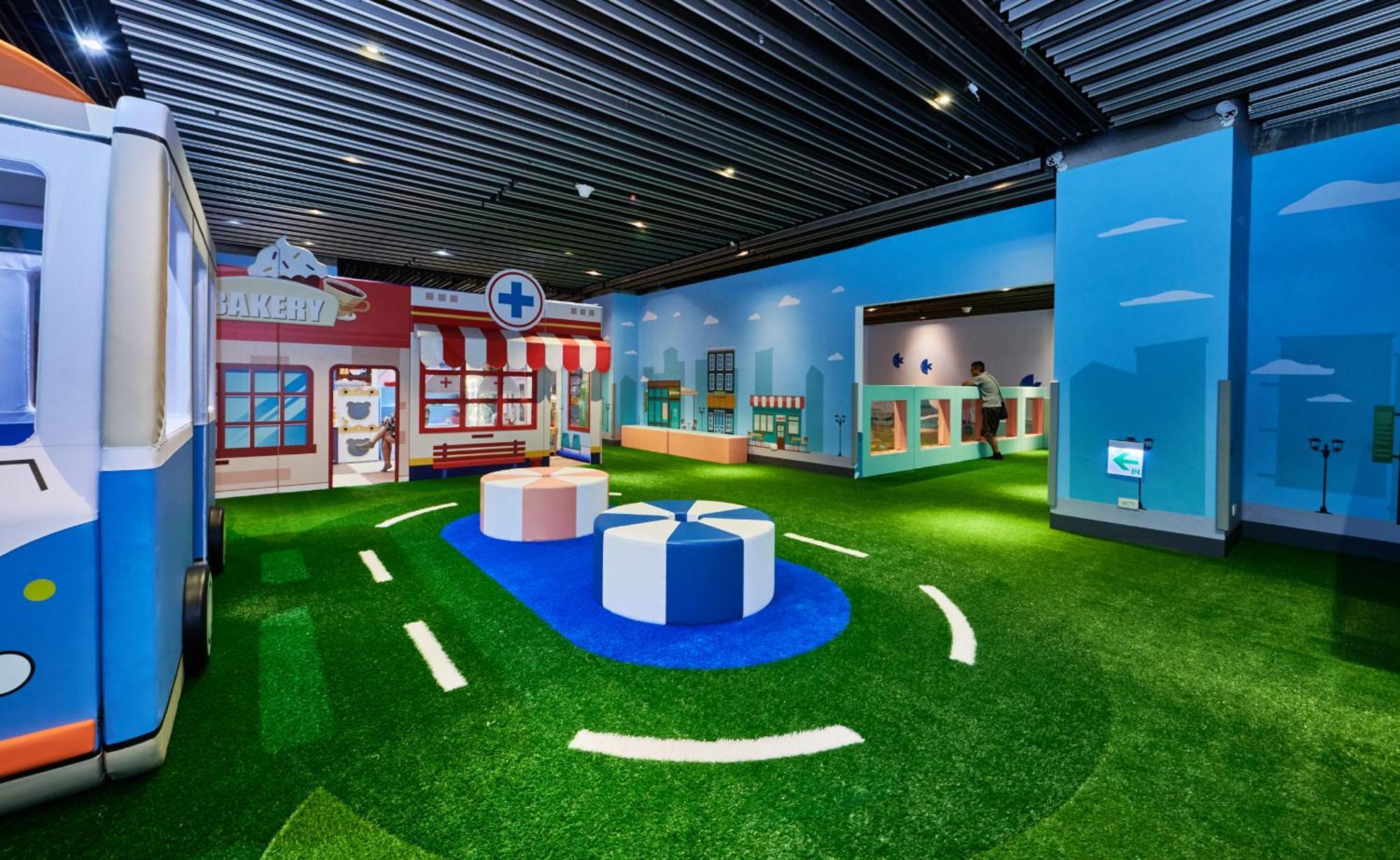 Grand Bay Resort Hotel Heng-ch'un Esterno foto The Children's Museum of Oakville