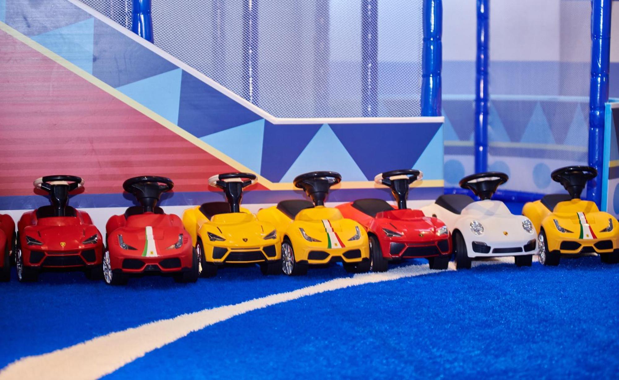 Grand Bay Resort Hotel Heng-ch'un Esterno foto Battery-powered ride-on cars