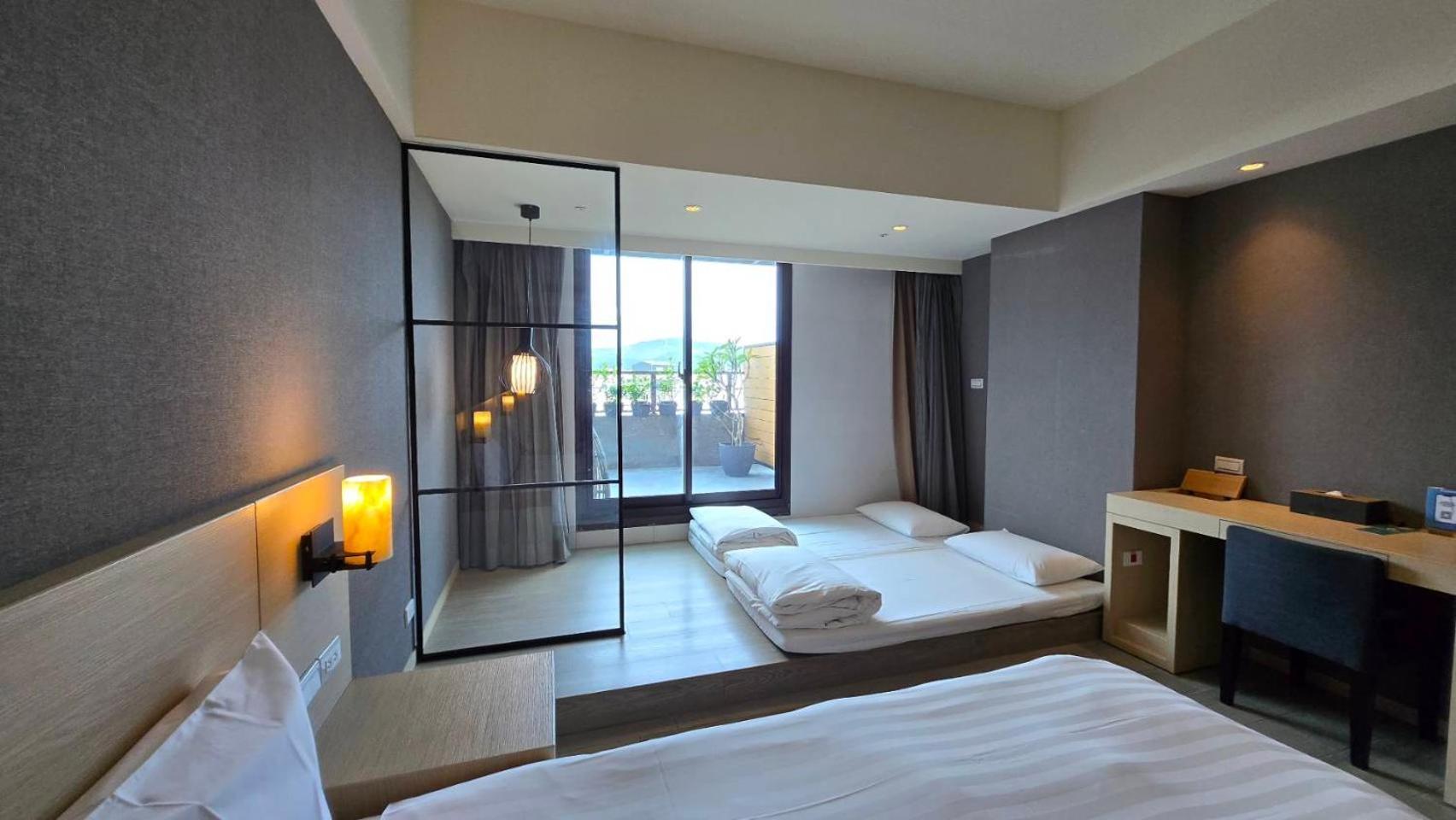 Grand Bay Resort Hotel Heng-ch'un Esterno foto A room at the hotel